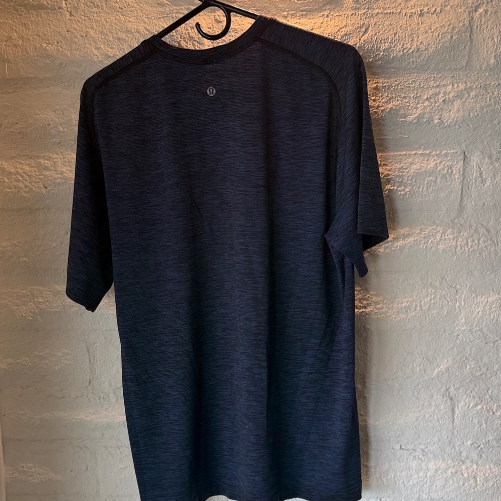 XL Lululemon Navy Blue Men's Short Sleeve Tee - Picture 4 of 5